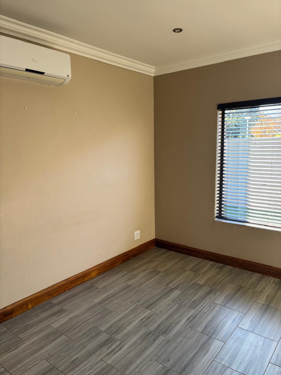 To Let 4 Bedroom Property for Rent in Wilkoppies North West